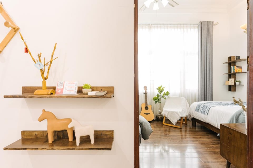 Photo of the whole room, Bedroom