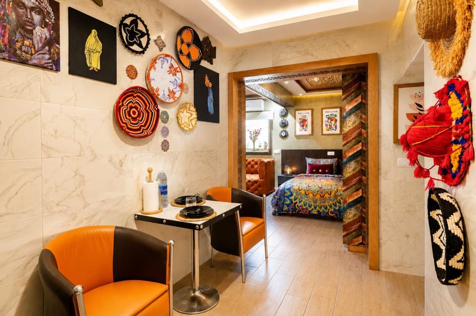 Bed, Decorative detail, Seating area