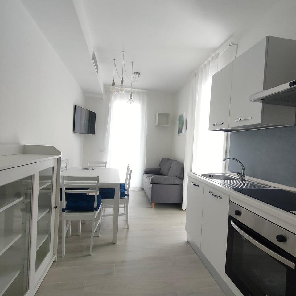 Kitchen or kitchenette, pet friendly