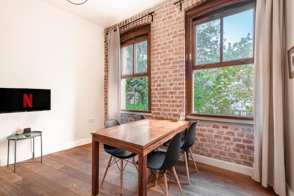 TV and multimedia, Dining area