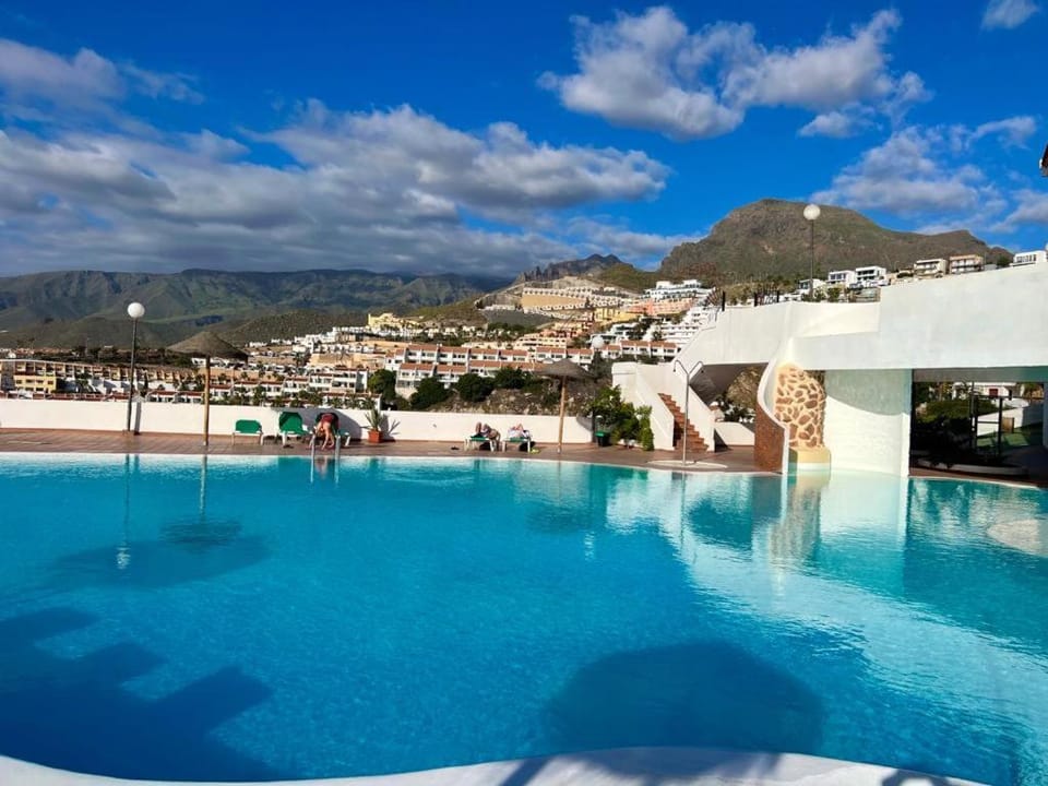 Property building, Mountain view, Pool view, Swimming pool