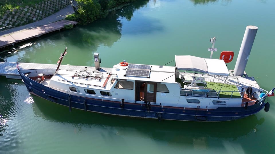 Spicy - Séjour insolite sur la Marne Docked boat in Île-de-France