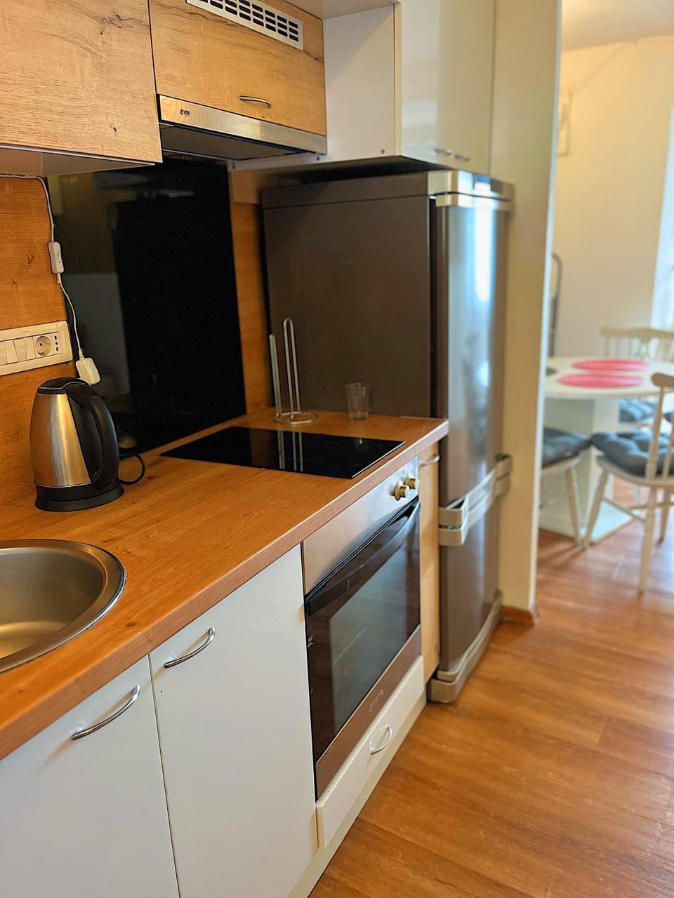 Kitchen or kitchenette, minibar, pet friendly, stove