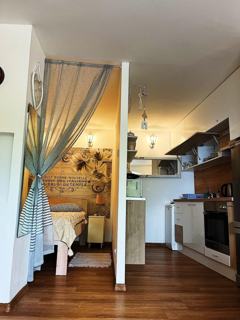 Kitchen or kitchenette, Living room