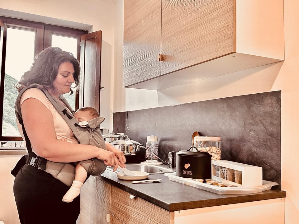 People, Coffee/tea facilities, Kitchen or kitchenette, Food and drinks