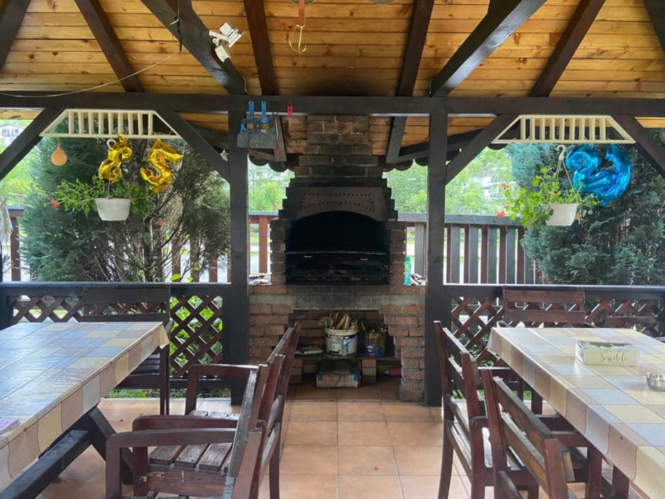 Day, BBQ facilities, Garden, Seating area, Dining area