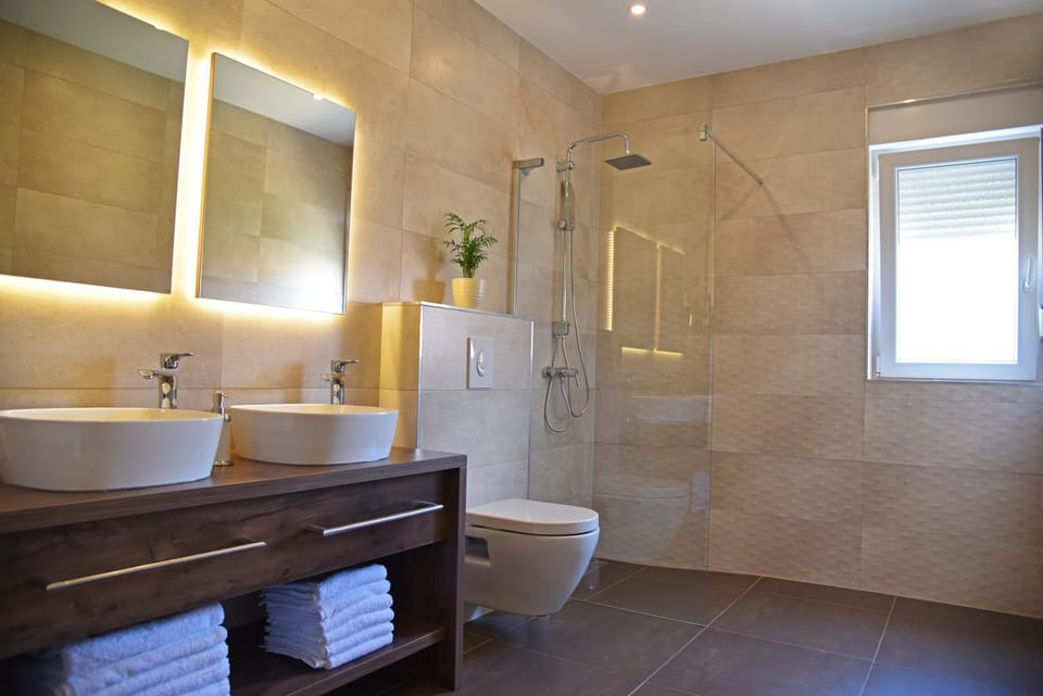 Besker Apartment Apartment in Okrug Gornji
