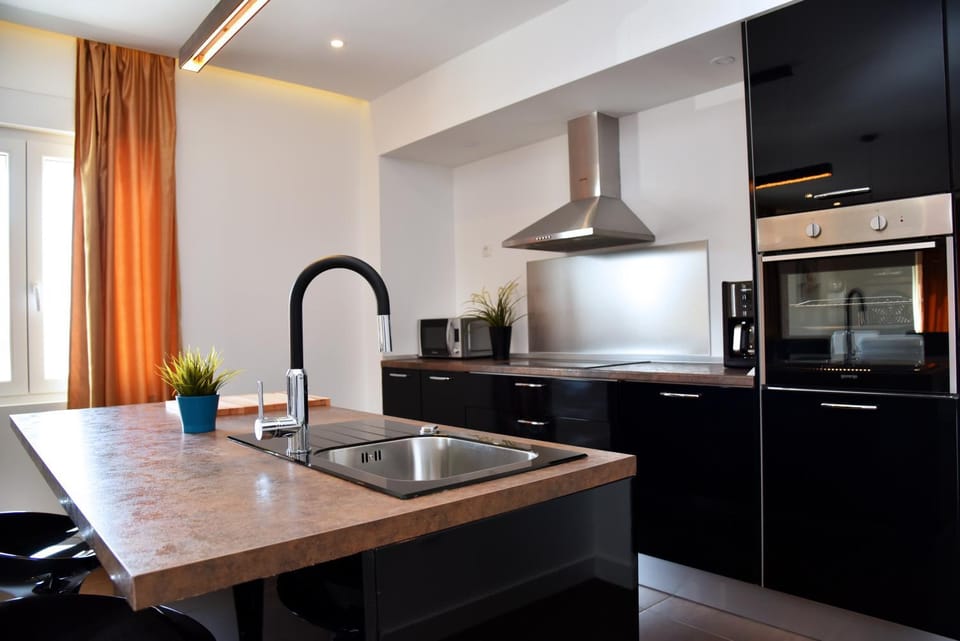 Besker Apartment Apartment in Okrug Gornji