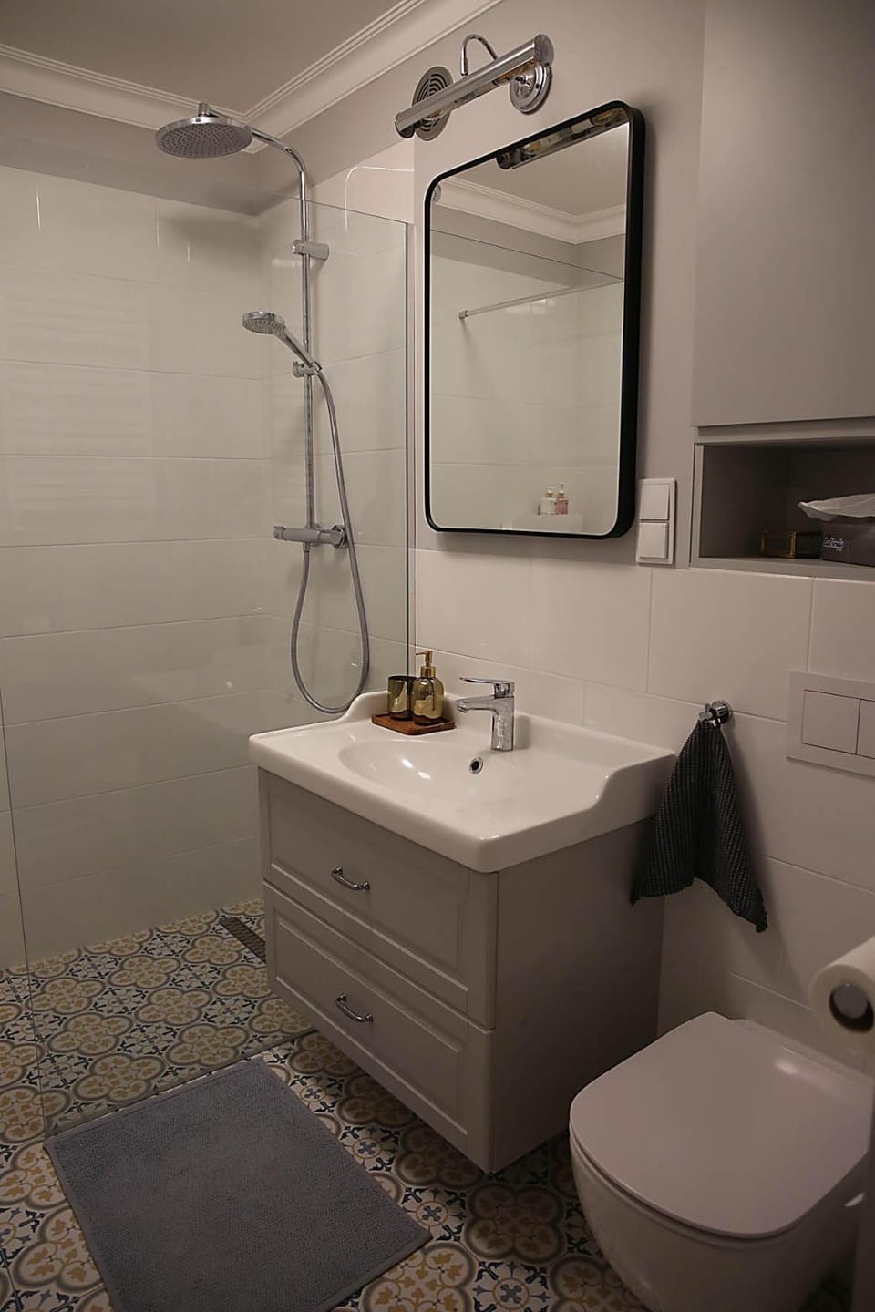 Shower, Bathroom, towels