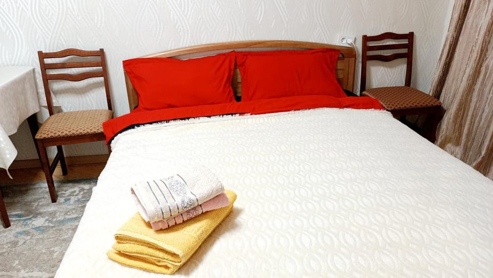 Двухкомнатная квартира на Арбате Apartment in Almaty