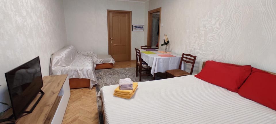 Двухкомнатная квартира на Арбате Apartment in Almaty