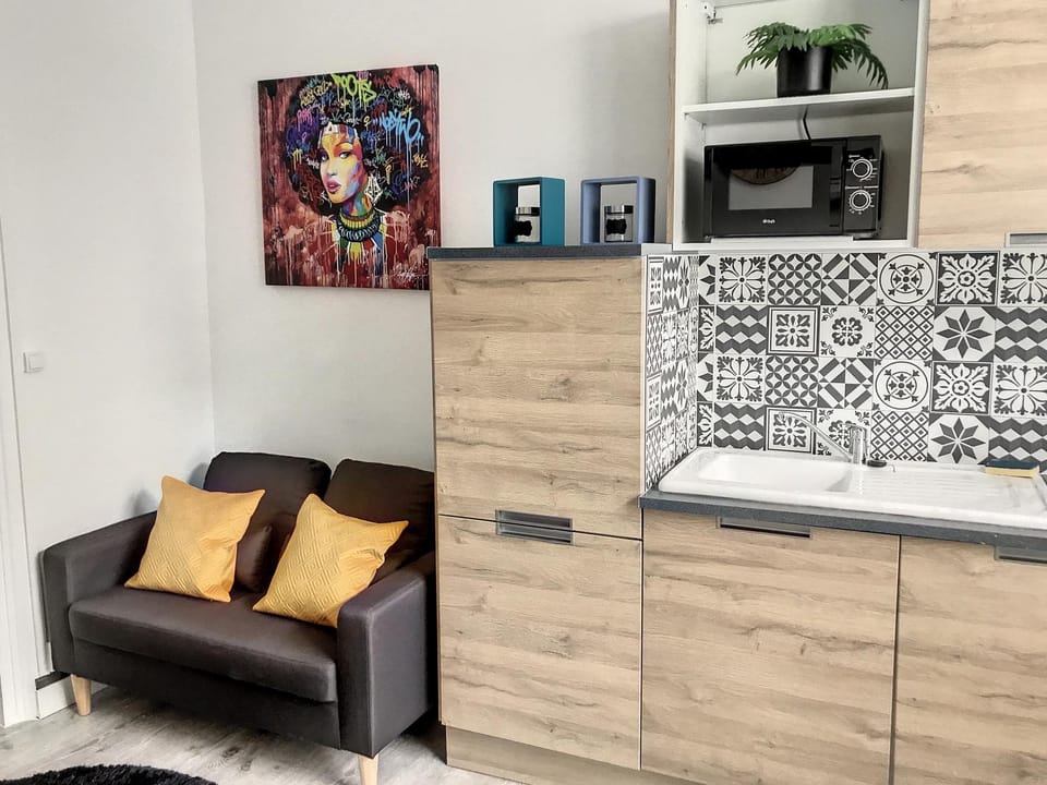 Kitchen or kitchenette