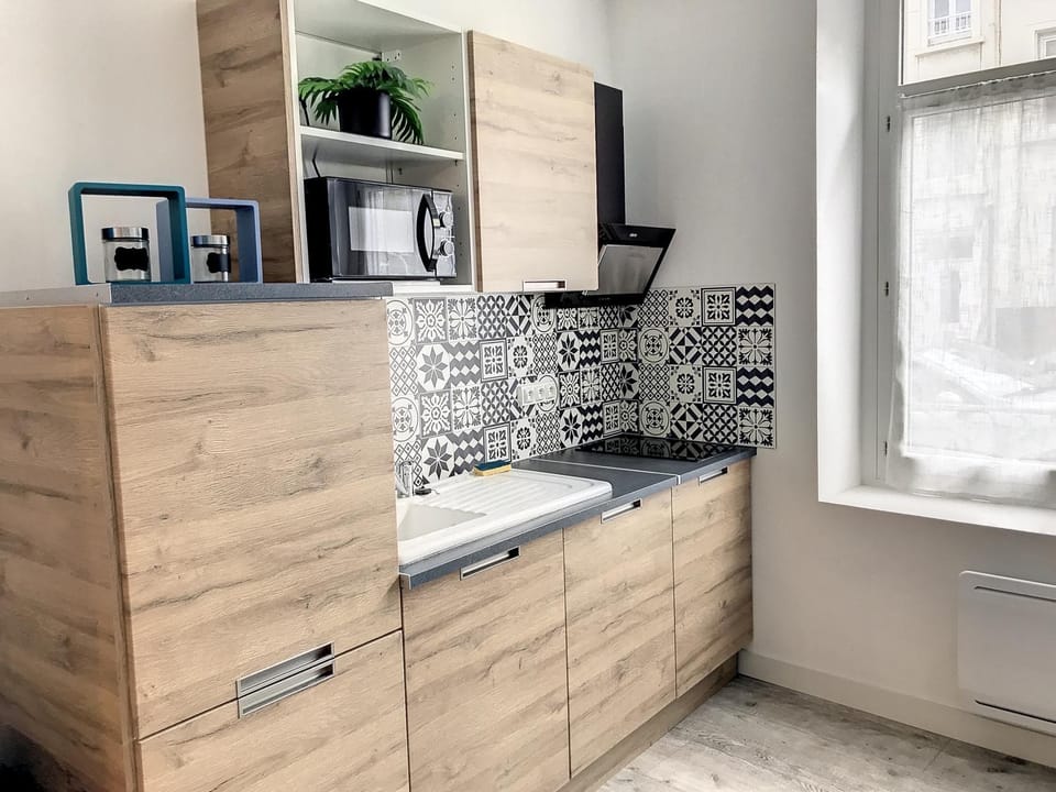 Kitchen or kitchenette, stove