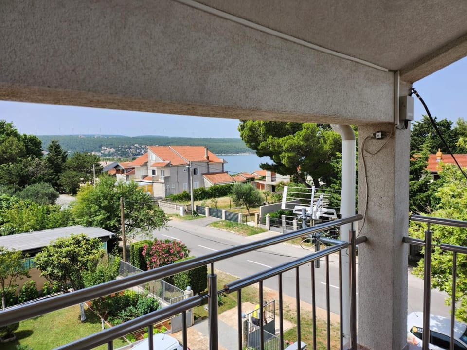 Property building, Neighbourhood, View (from property/room), Balcony/Terrace, Sea view, Street view