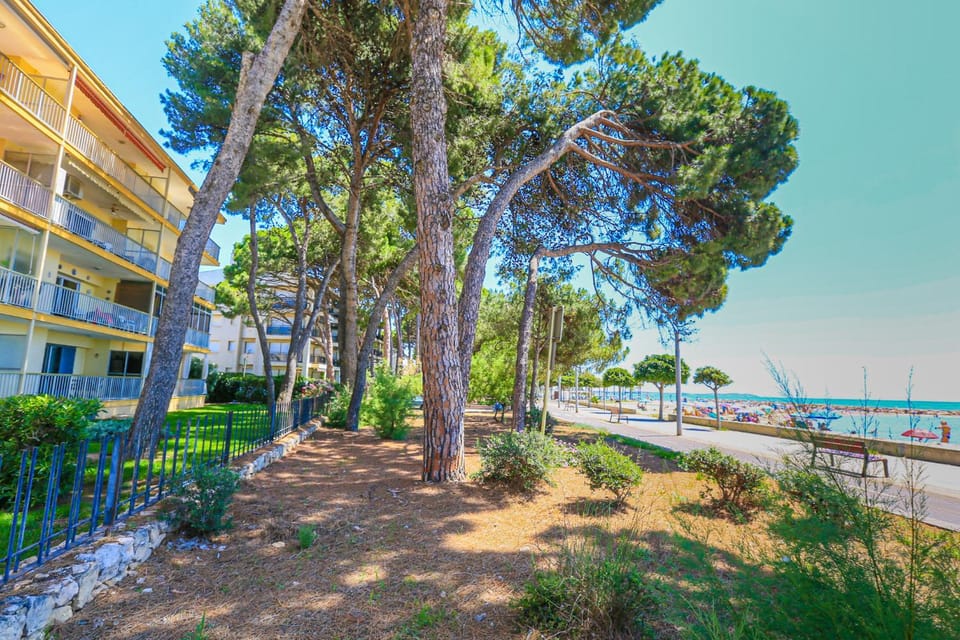 LITORAL COSTA DORADA - MIRAMAR Only families Apartment in Cambrils