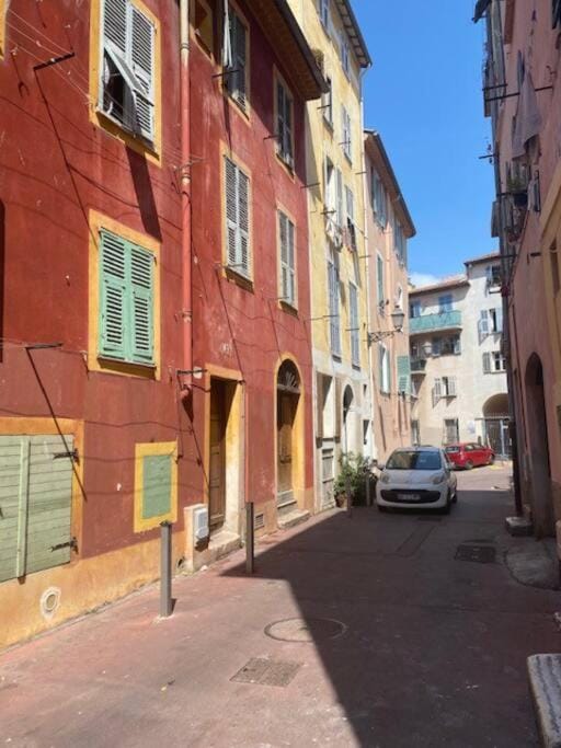 Studio au coeur du Vieux Nice proche de la Mer Apartment in Nice