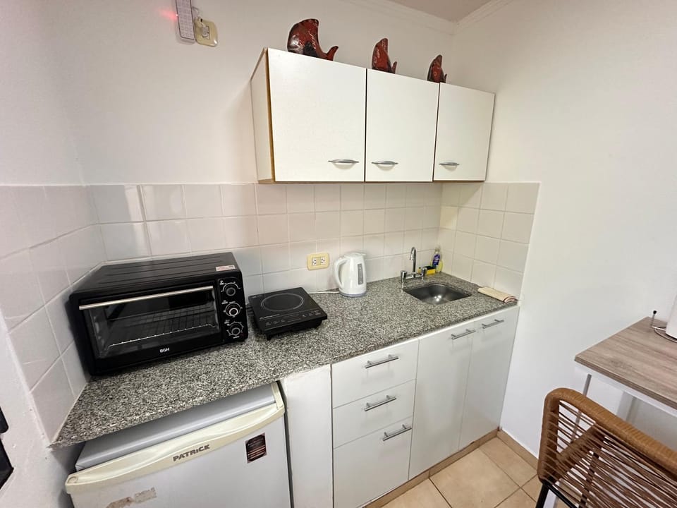 Dining area, pet friendly, stove
