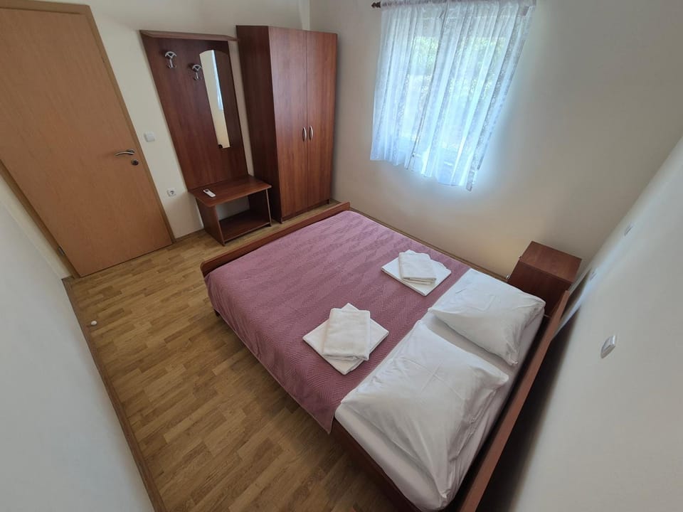 Bed, Bedroom, wardrobe