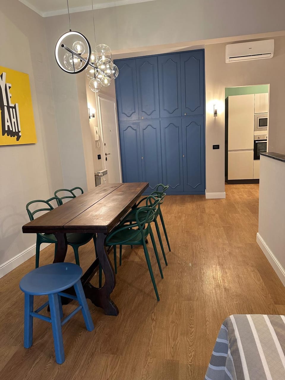 Living room, Seating area, Dining area, air conditioner