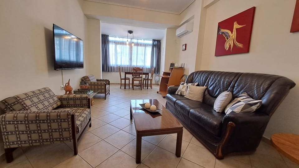 TV and multimedia, Living room, Seating area, air conditioner