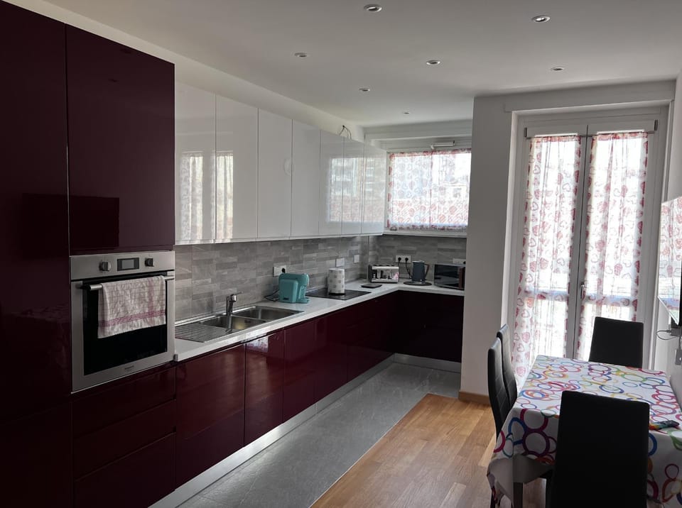 Coffee/tea facilities, Kitchen or kitchenette, Dining area, minibar, pet friendly, stove, toaster