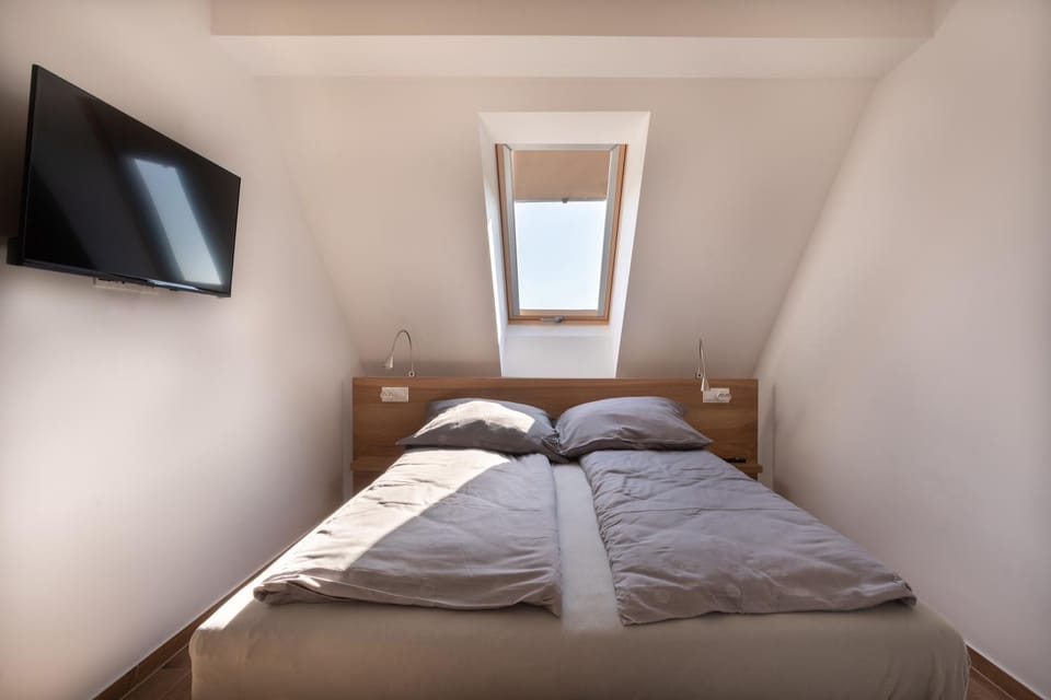 TV and multimedia, Bedroom