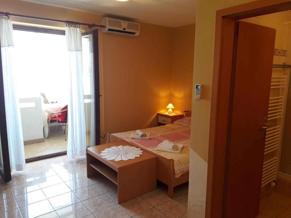 Arka Apartment in Novalja