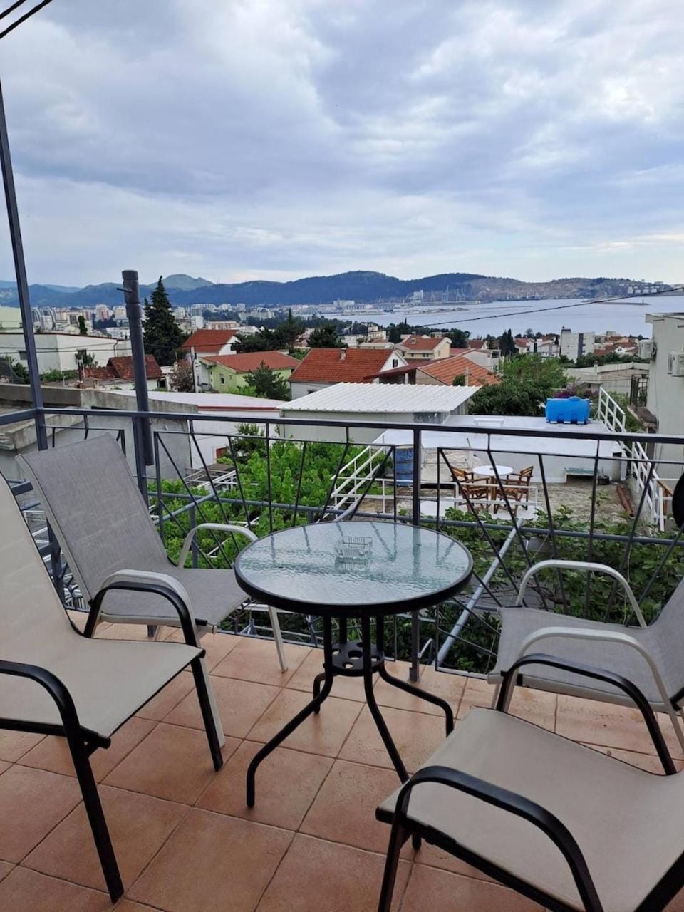Day, Natural landscape, View (from property/room), Balcony/Terrace, Balcony/Terrace, Seating area, Sea view