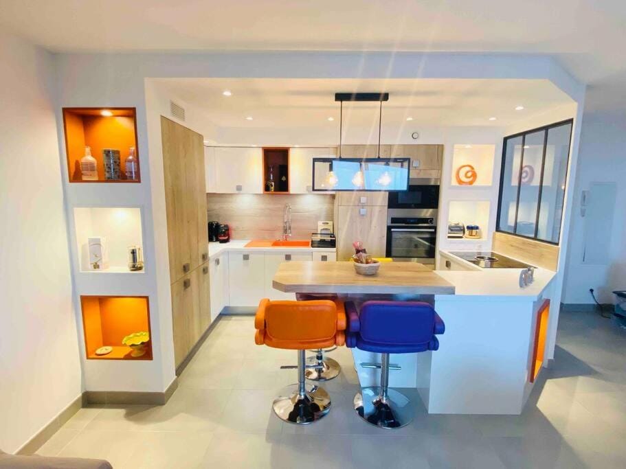 Lounge or bar