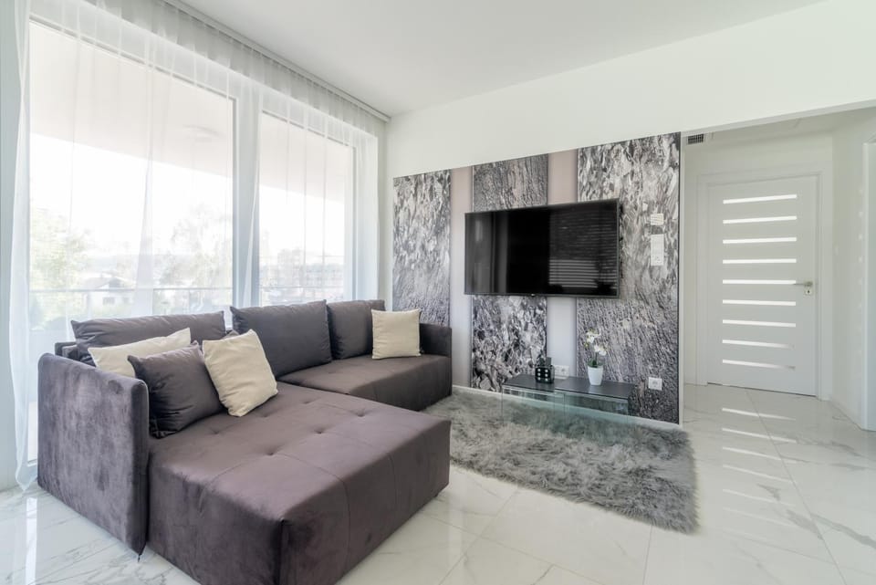 Communal lounge/ TV room, TV and multimedia, Living room, Seating area