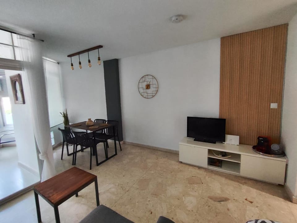 Bonito estudio Mijas urb.primera línea de playa Apartment in Sitio de Calahonda