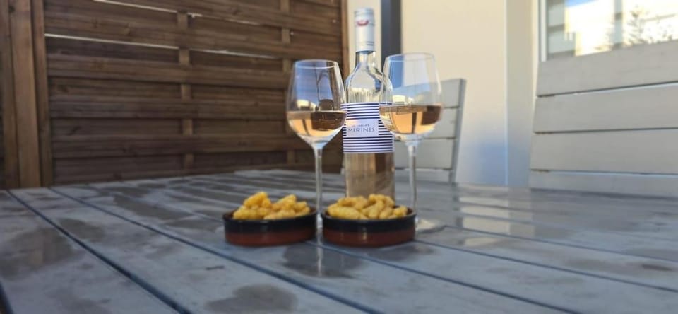 Villa lumineuse au soleil,plage 5',piscine,parking House in Occitanie