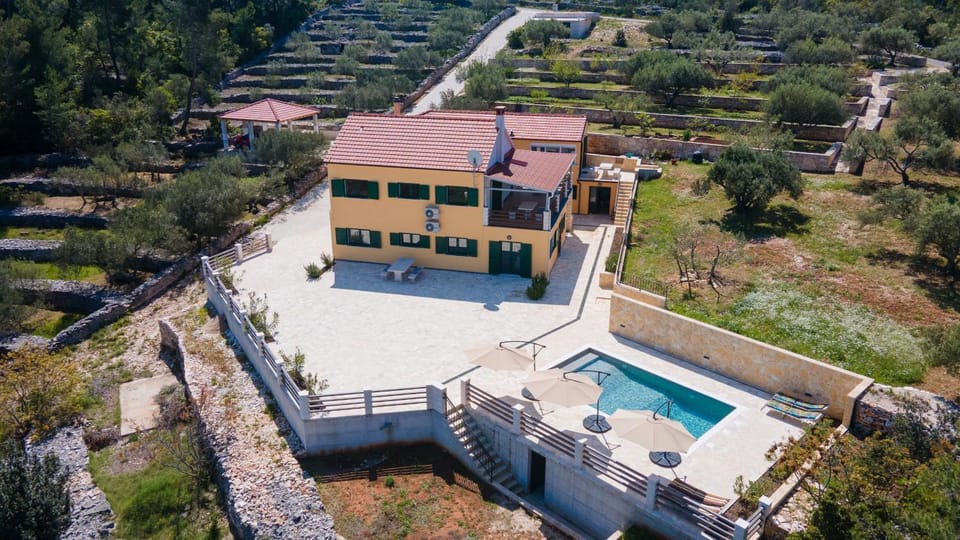 Property building, Bird's eye view