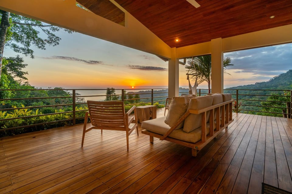 Casa Frenchie with Private Guesthouse - by Pura Villas Villa in Bahía Ballena