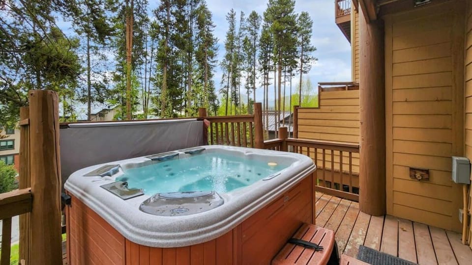 4BDR Ski in Ski Out by Snowflake Lift House in Breckenridge