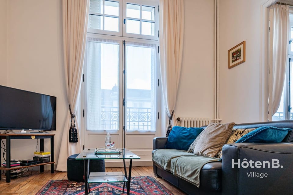 "Les Effrontés" Louis Blanc Charming Apartment Apartment in Limoges