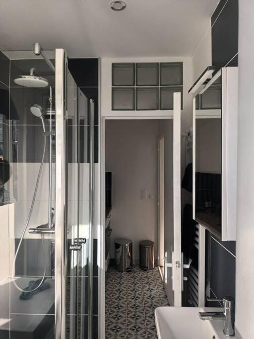 Très Parisien et ensoleillé Apartment in Paris