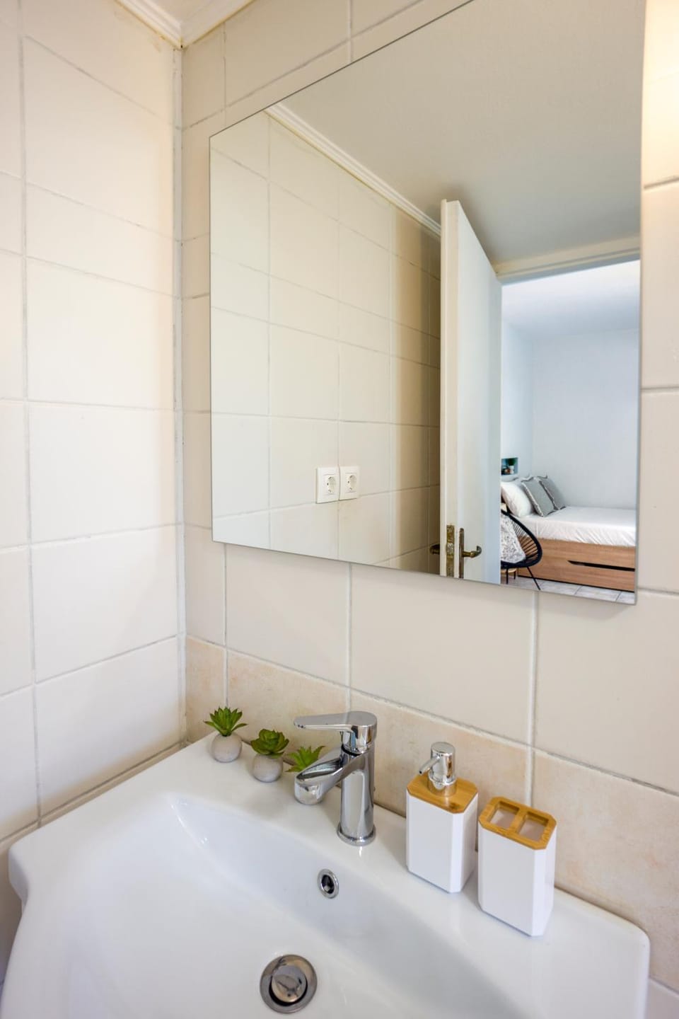 Bathroom, towels