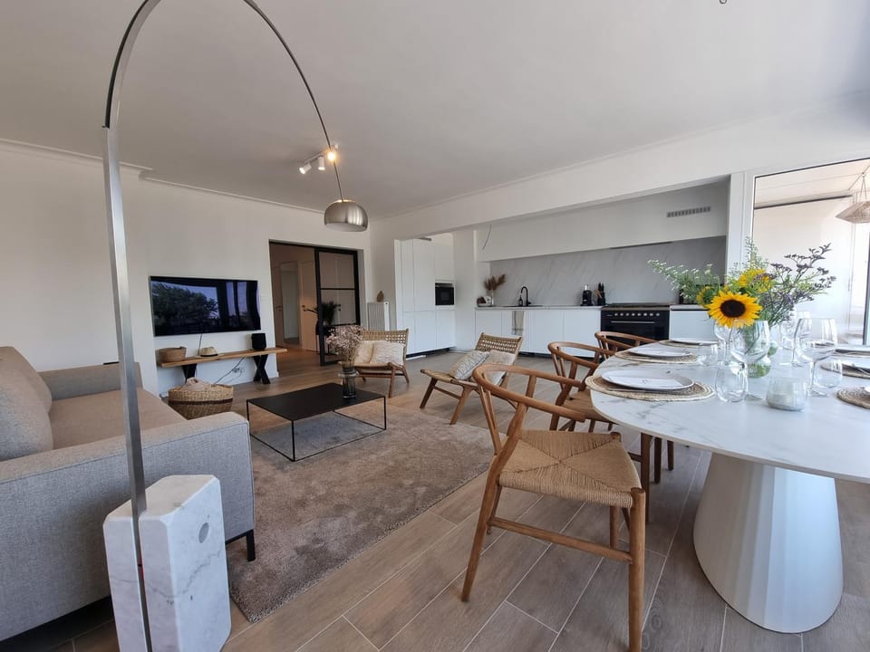 Communal lounge/ TV room, TV and multimedia, Kitchen or kitchenette, Living room, Seating area, Dining area, Evening entertainment, minibar, pet friendly