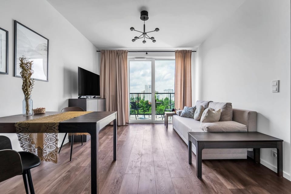 Communal lounge/ TV room, TV and multimedia, Living room, Seating area, Dining area, Evening entertainment
