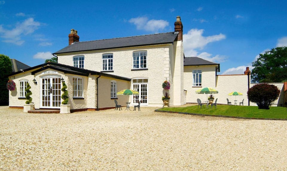 Facade/entrance, Day