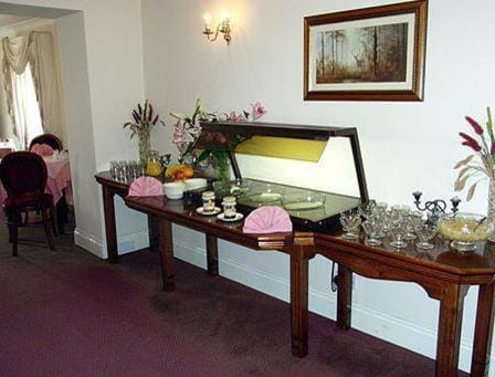 Dining area, Continental breakfast