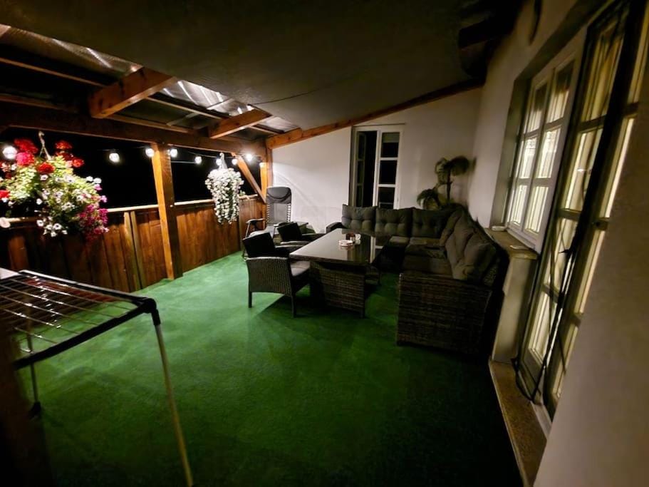 Night, Balcony/Terrace, Balcony/Terrace, Seating area