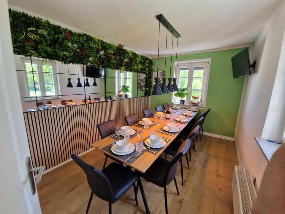 Business facilities, Dining area
