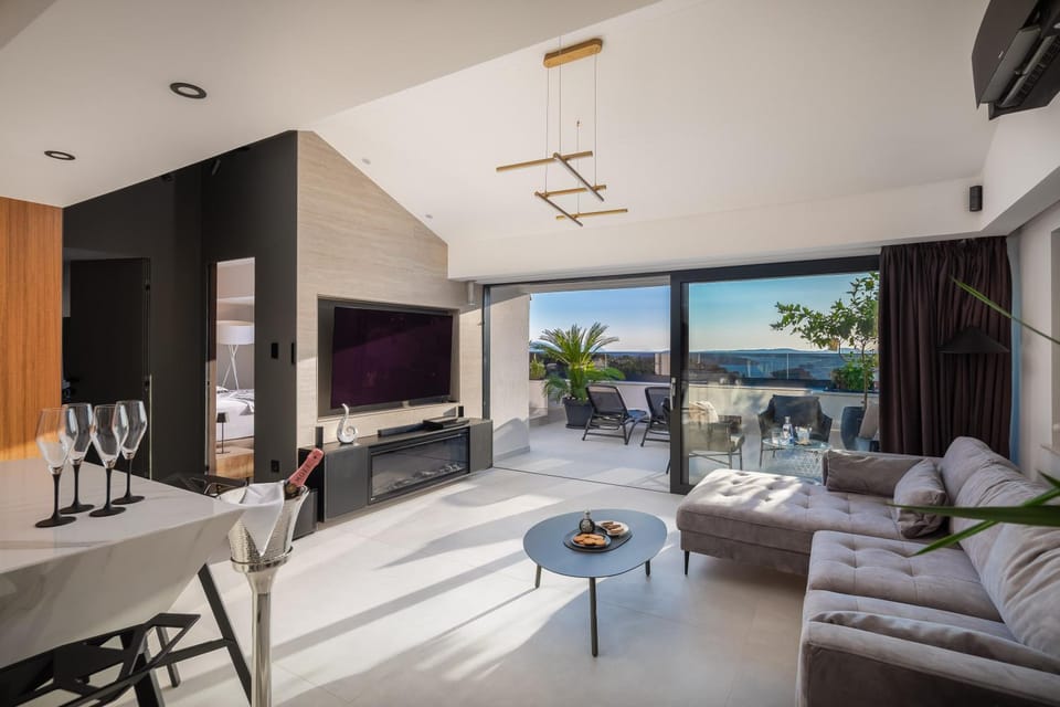 TV and multimedia, View (from property/room), Living room, Seating area