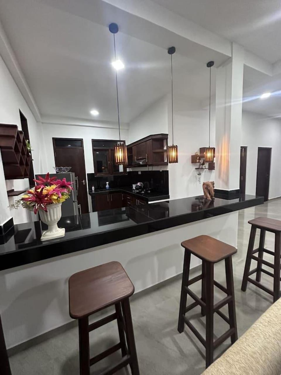 Kitchen or kitchenette, minibar