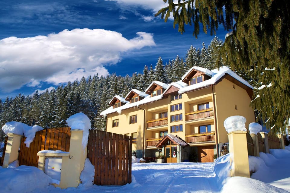 Facade/entrance, Winter