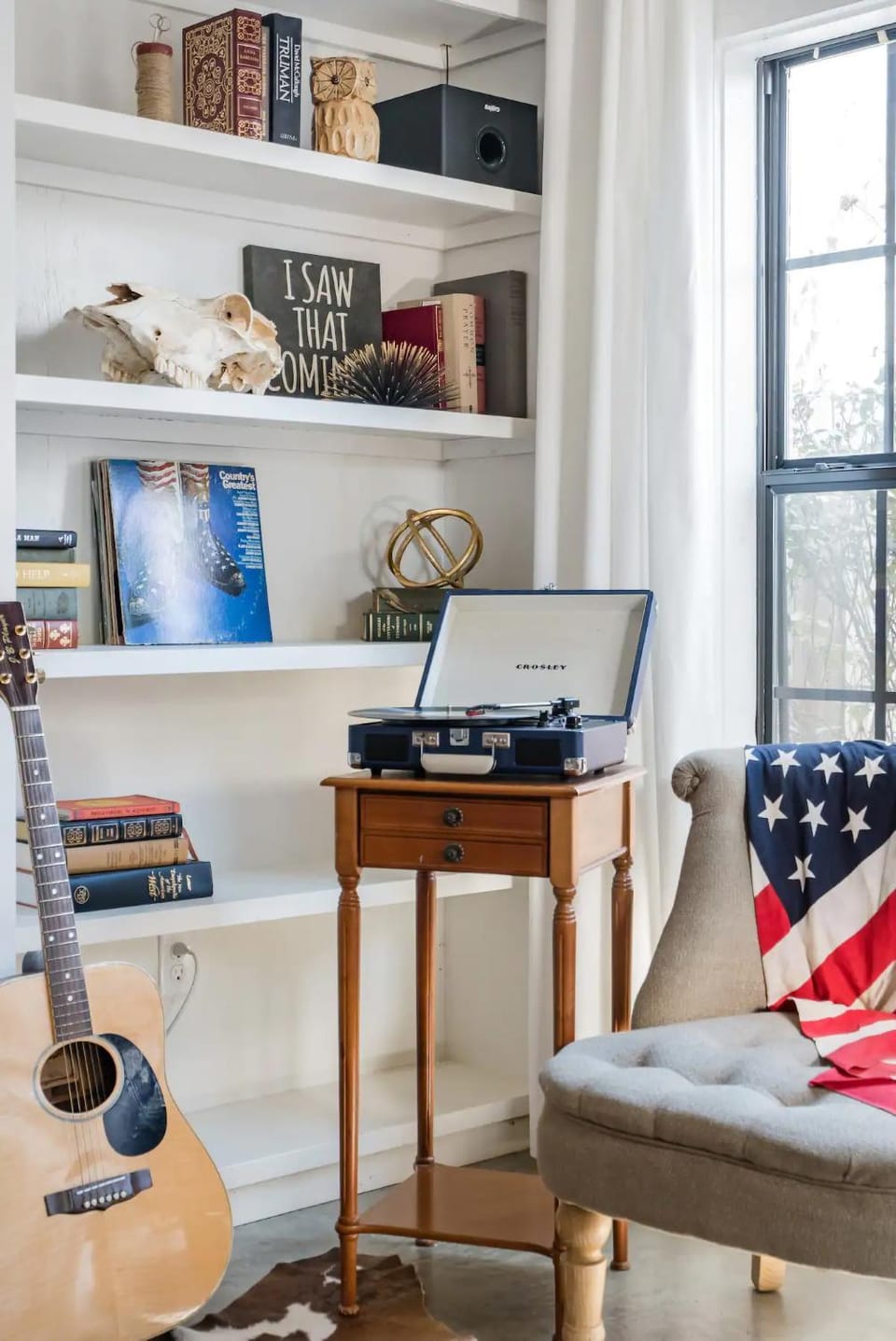 Library, TV and multimedia, Living room, Seating area, hair dresser