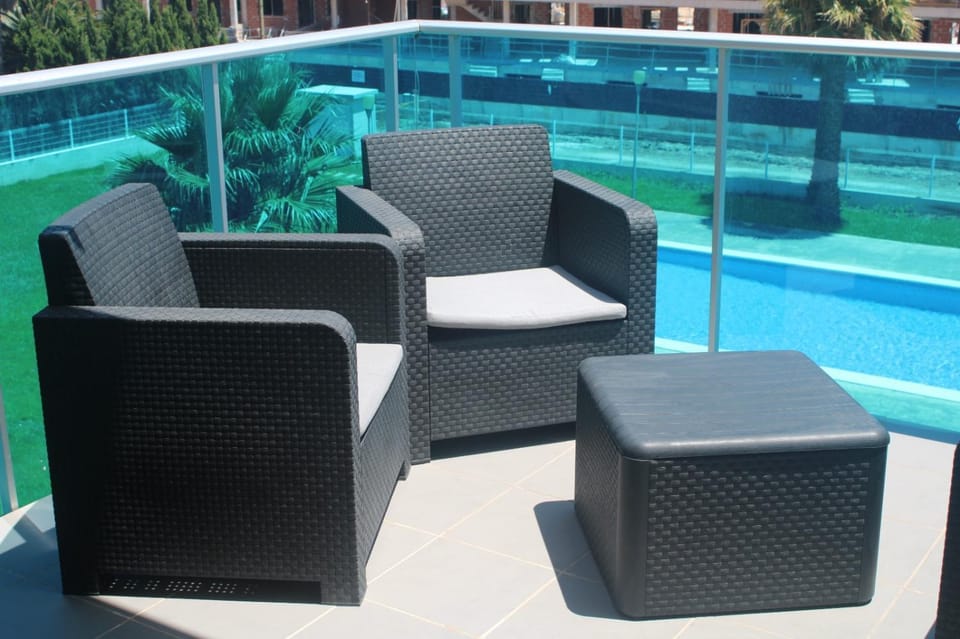 Day, Balcony/Terrace, Living room, Pool view, Swimming pool