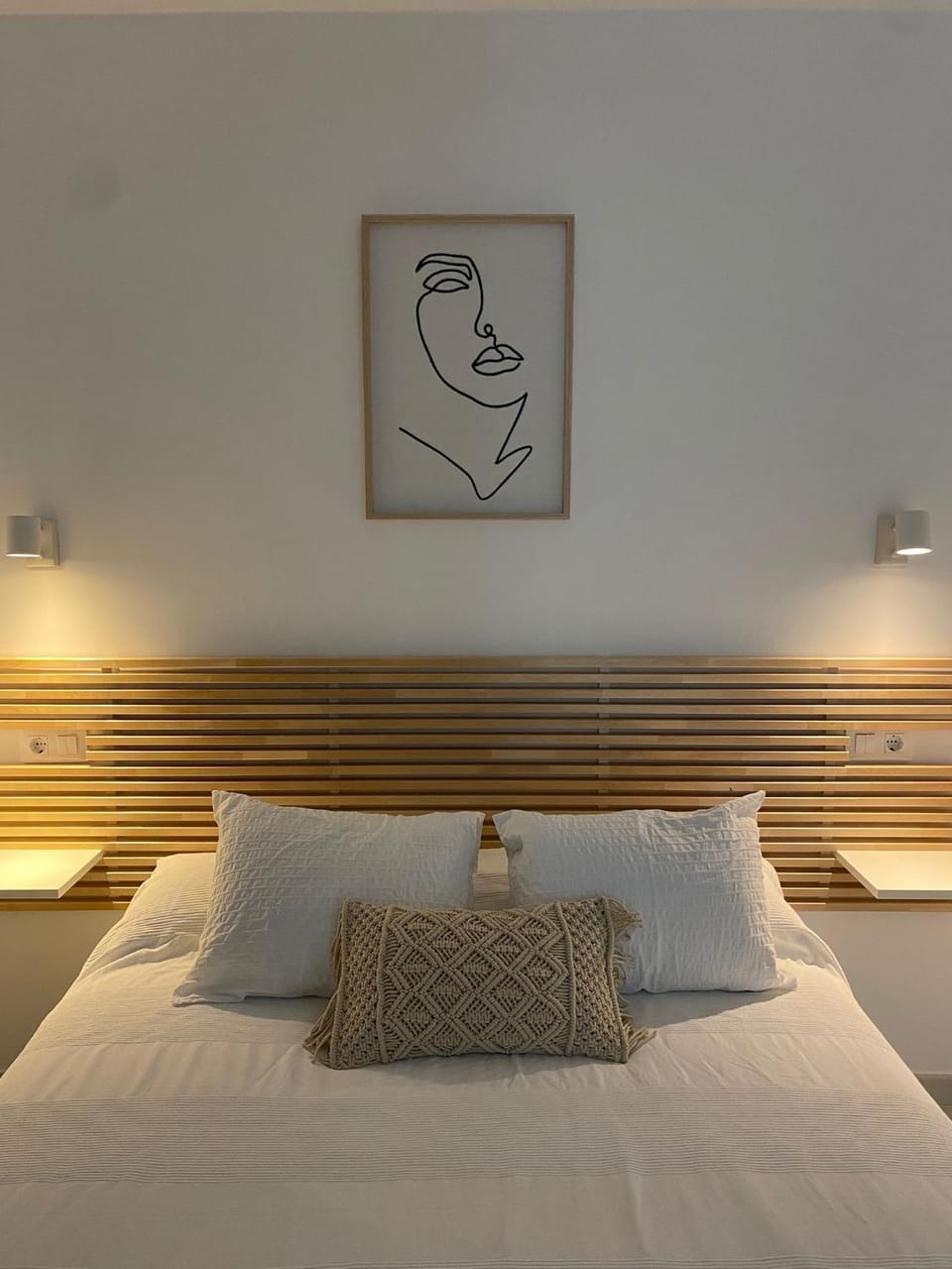 Bed, Decorative detail, Bedroom